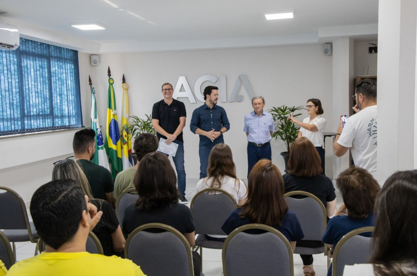 Natal de Apucarana impulsiona comércio com concurso de vitrines e sorteio de R$ 30 mil
