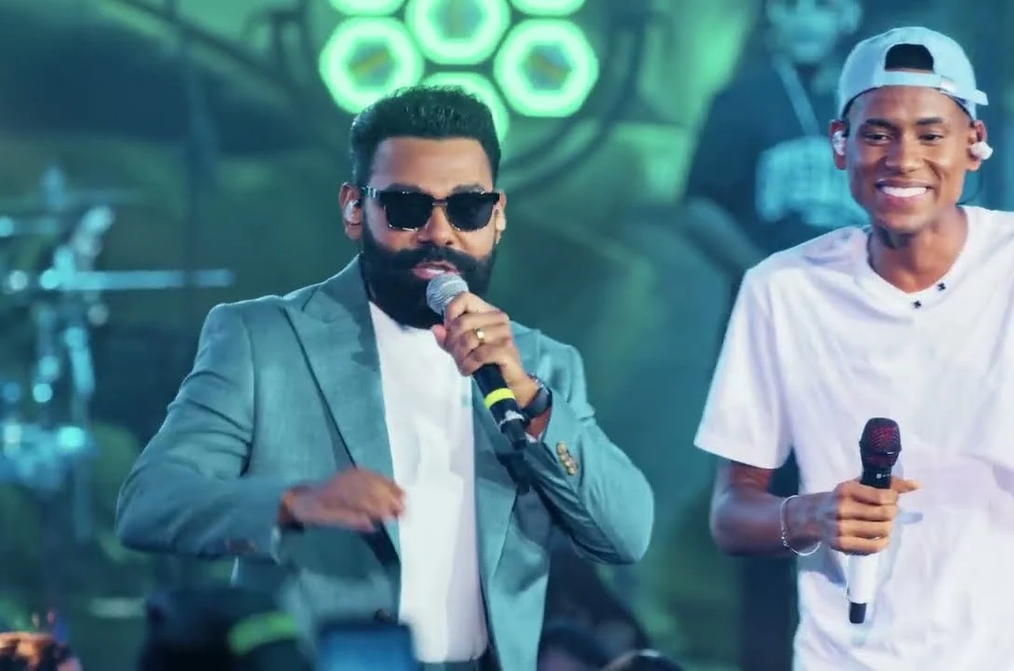 Netto Brito lança "Volume 02" do DVD "Além do Sonho"