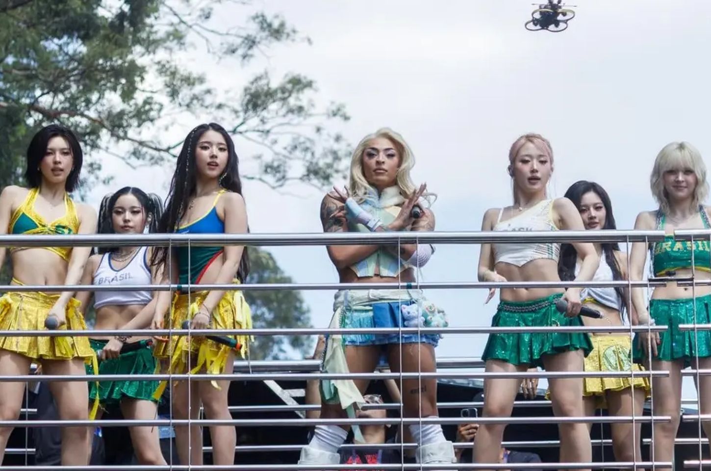 NMIXX e Pabllo Vittar se unem em bloco de Carnaval com nova collab