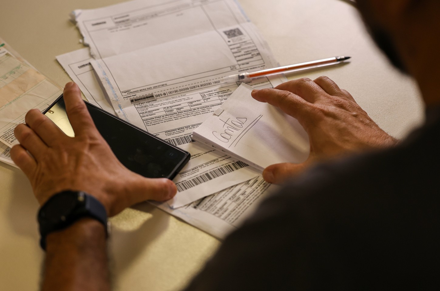 Novo salário mínimo de R$ 1.621 começa a valer nesta segunda-feira