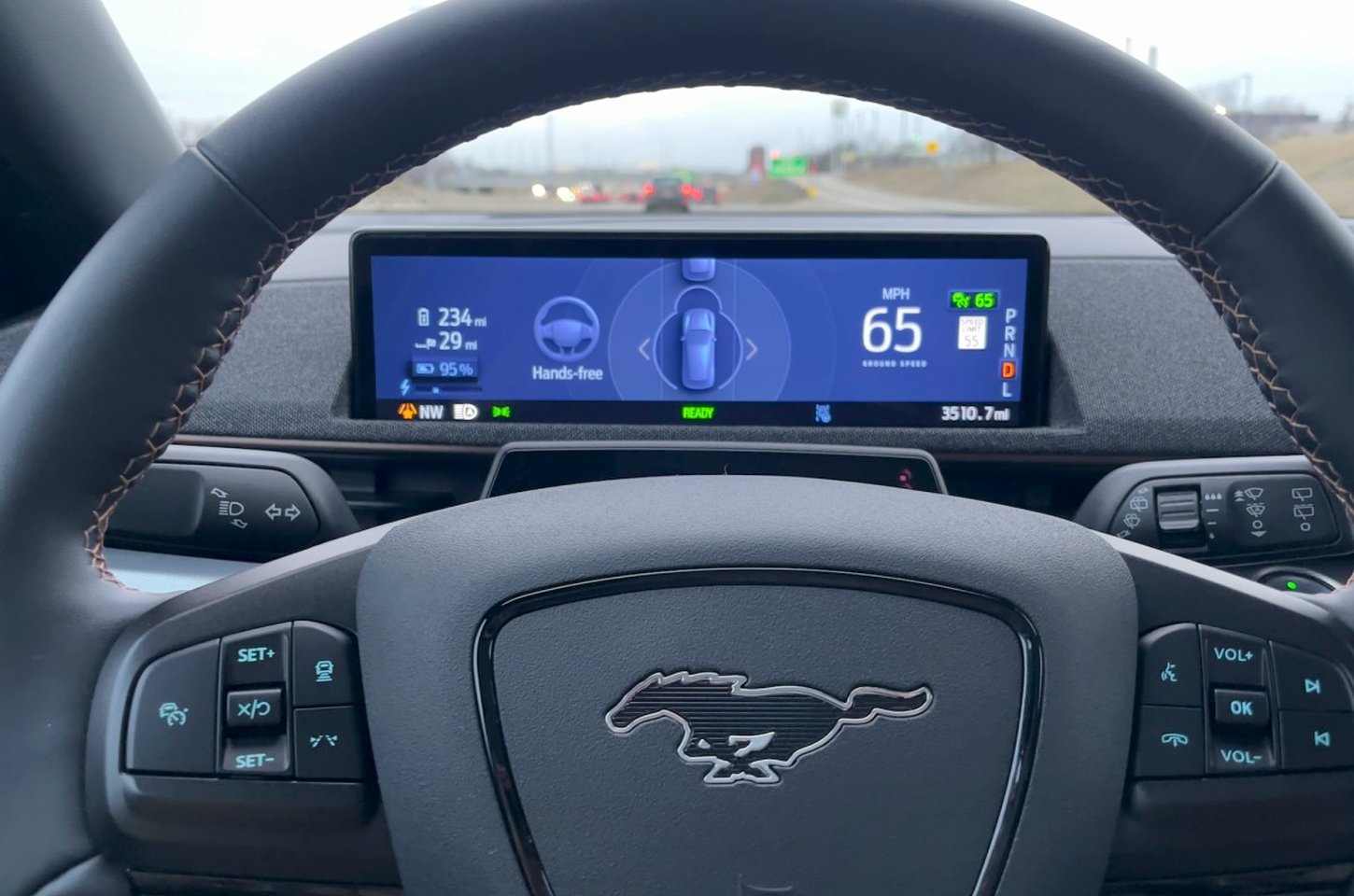 NTSB investiga acidentes fatais com sistema BlueCruise da Ford