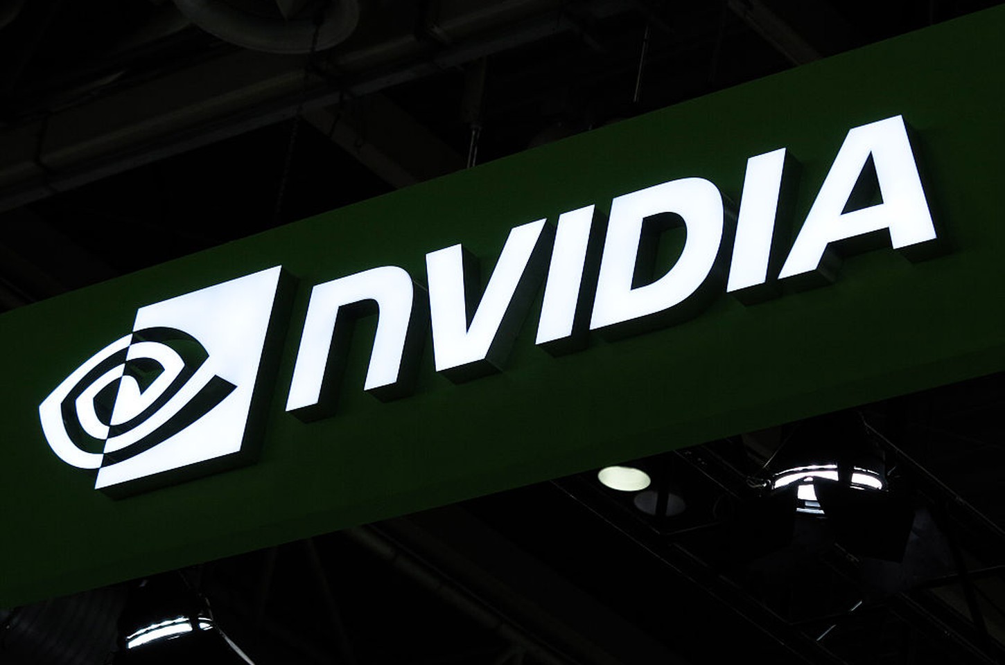 Nvidia exige pagamento antecipado total por chips H200 na China
