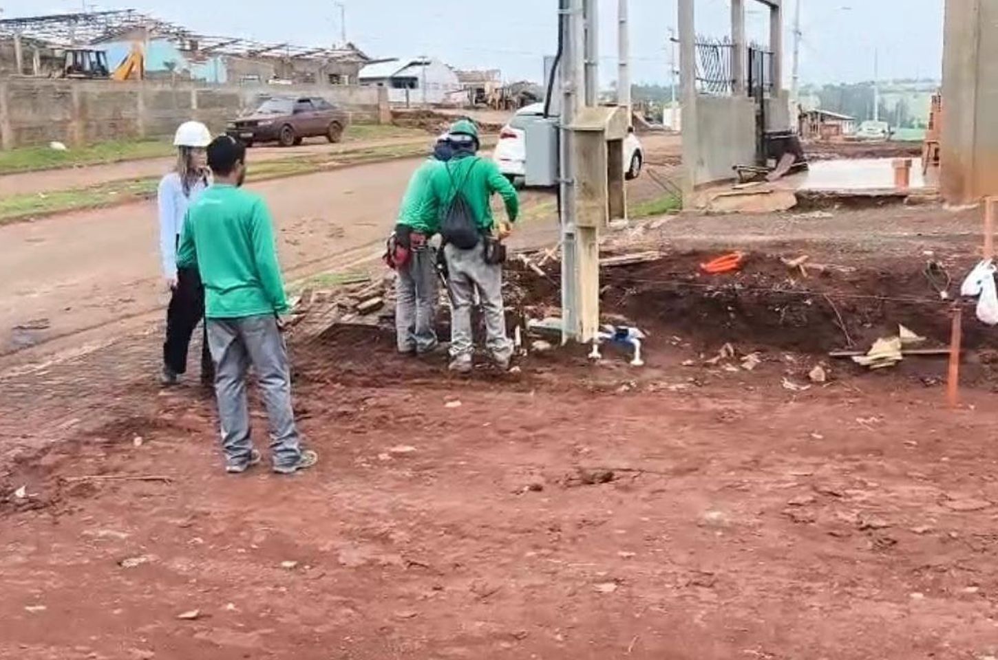Obra da fundação marca início da reconstrução de casas após tornado