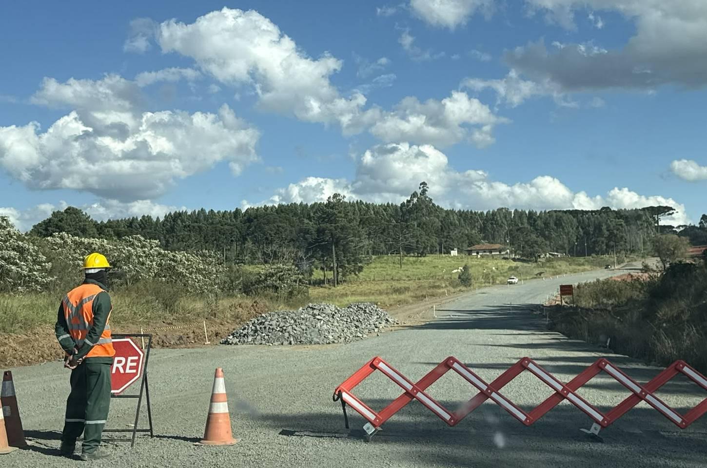 Obra da PR-160 entre Imbaú e Reserva atinge 4,6% de execução em abril