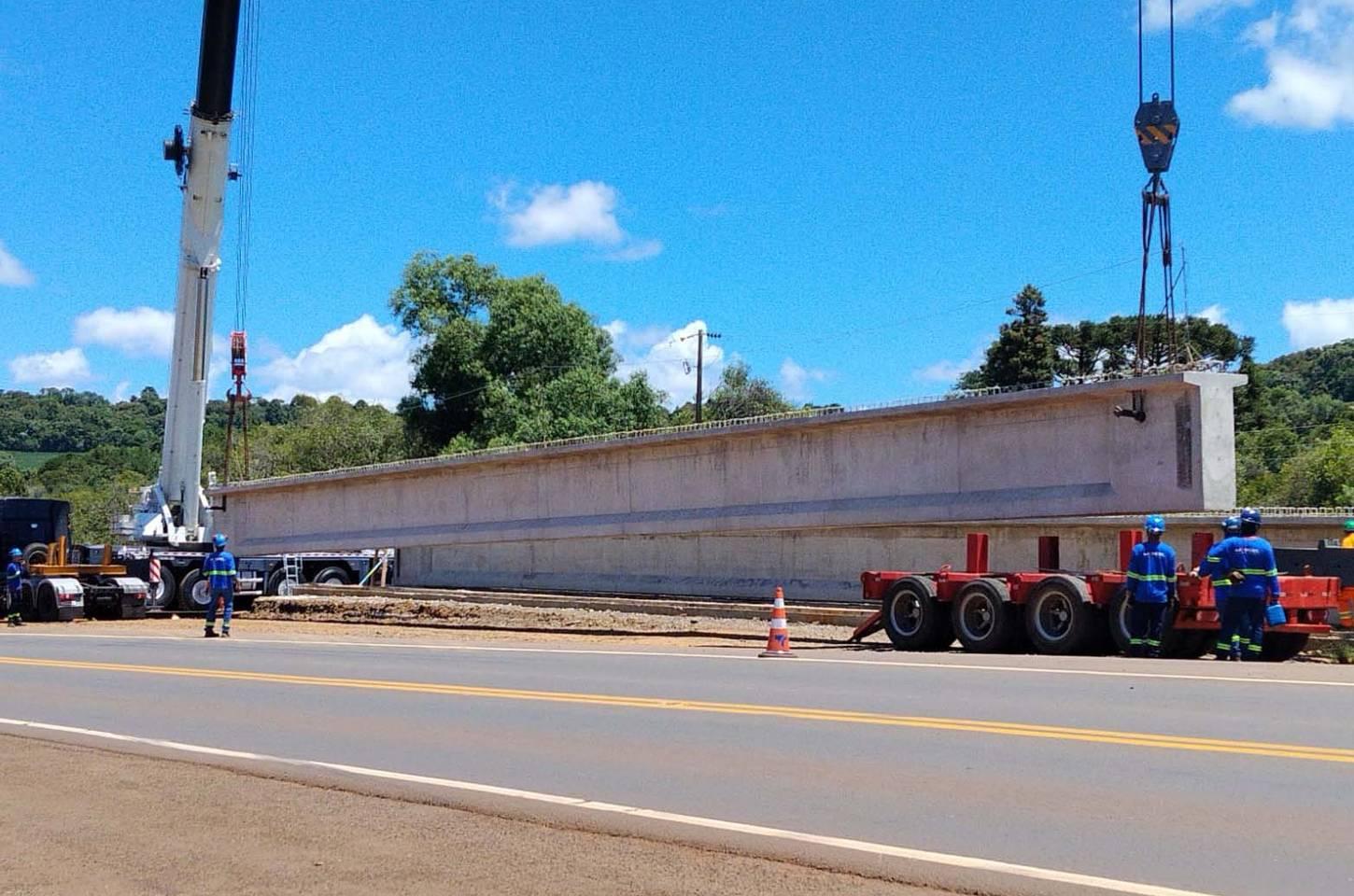 Obra de duplicação no Paraná avança com lançamento de vigas da nova ponte