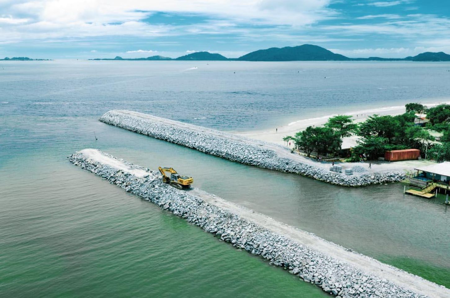 Obra de requalificação de molhes em Pontal do Sul está 92% concluída