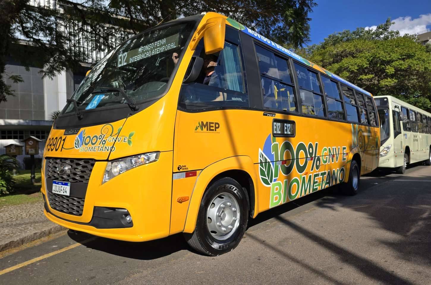 Ônibus movido a GNV e biometano começa a circular na região metropolitana de Curitiba