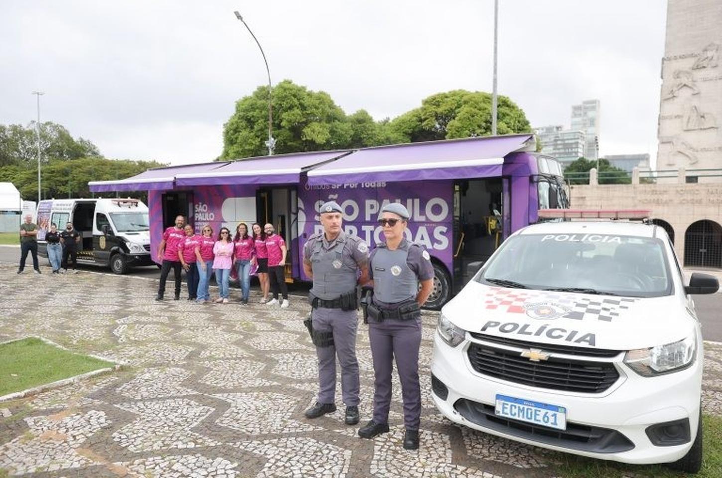 Ônibus SP Por Todas leva proteção e acolhimento às mulheres no carnaval de rua