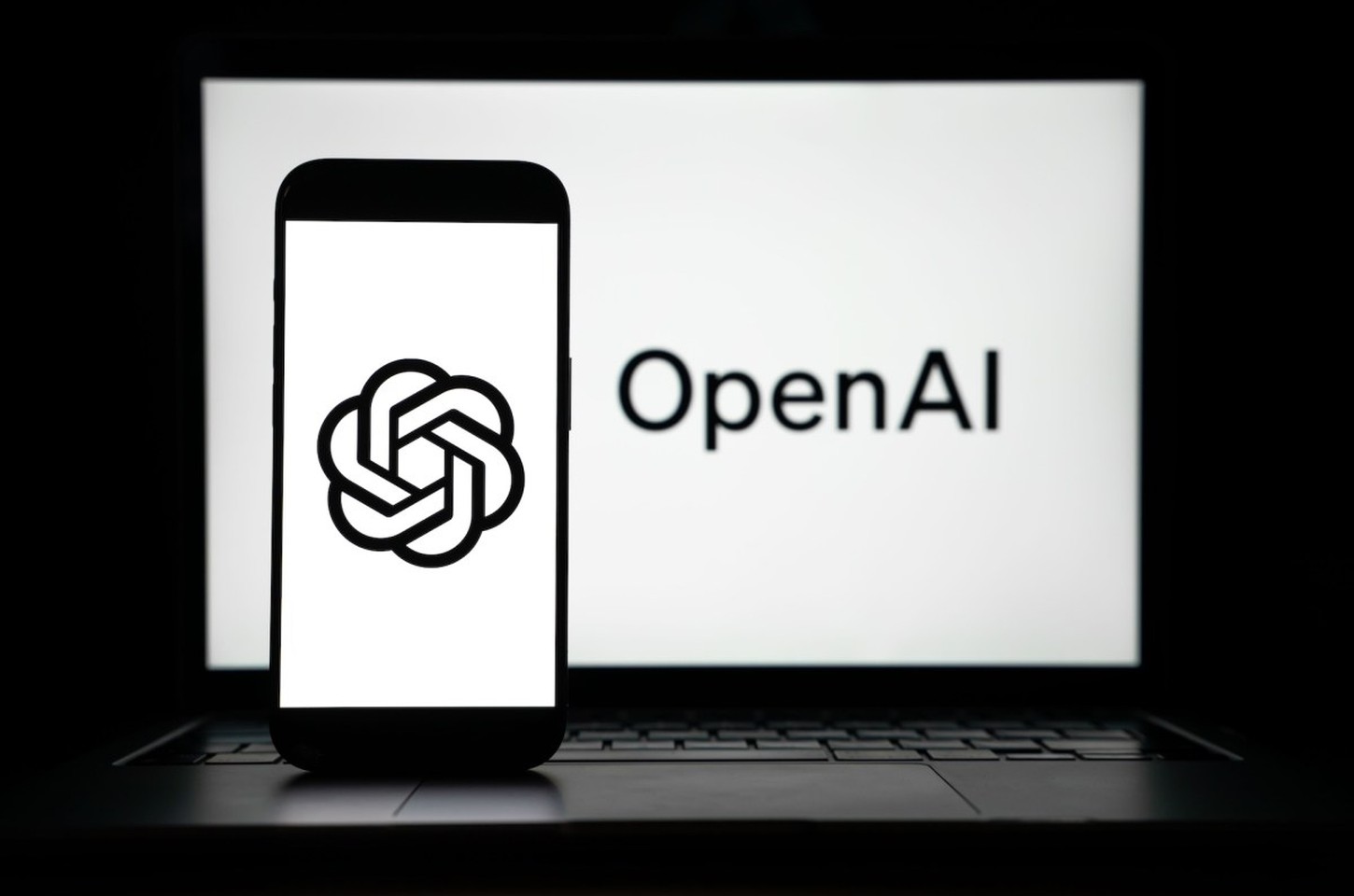 OpenAI anuncia anúncios no ChatGPT para gerar receita