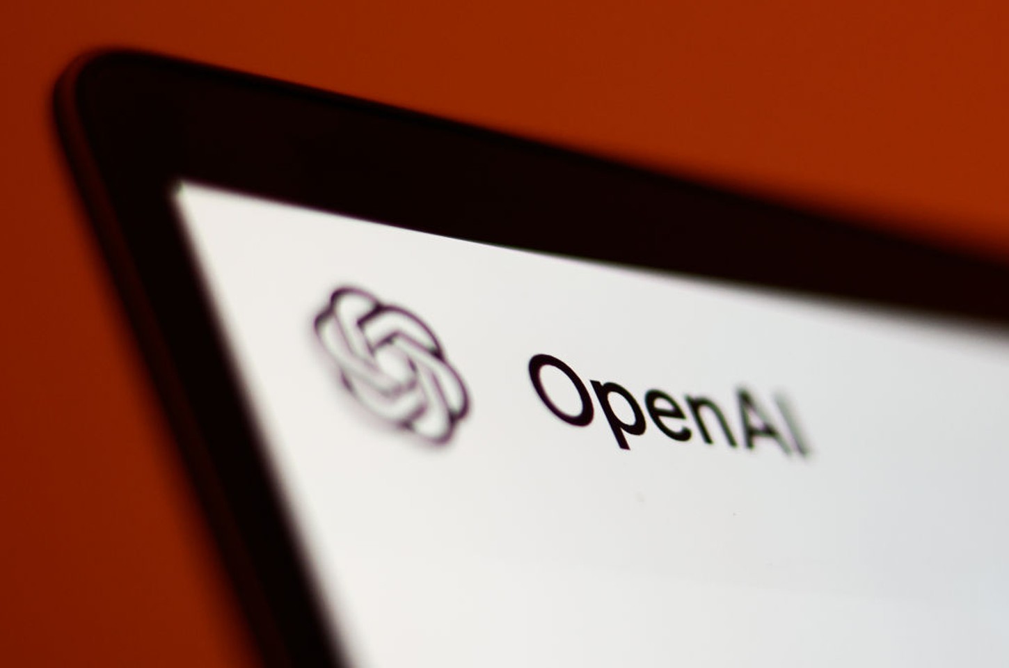 OpenAI busca executivo para gerenciar riscos emergentes da IA