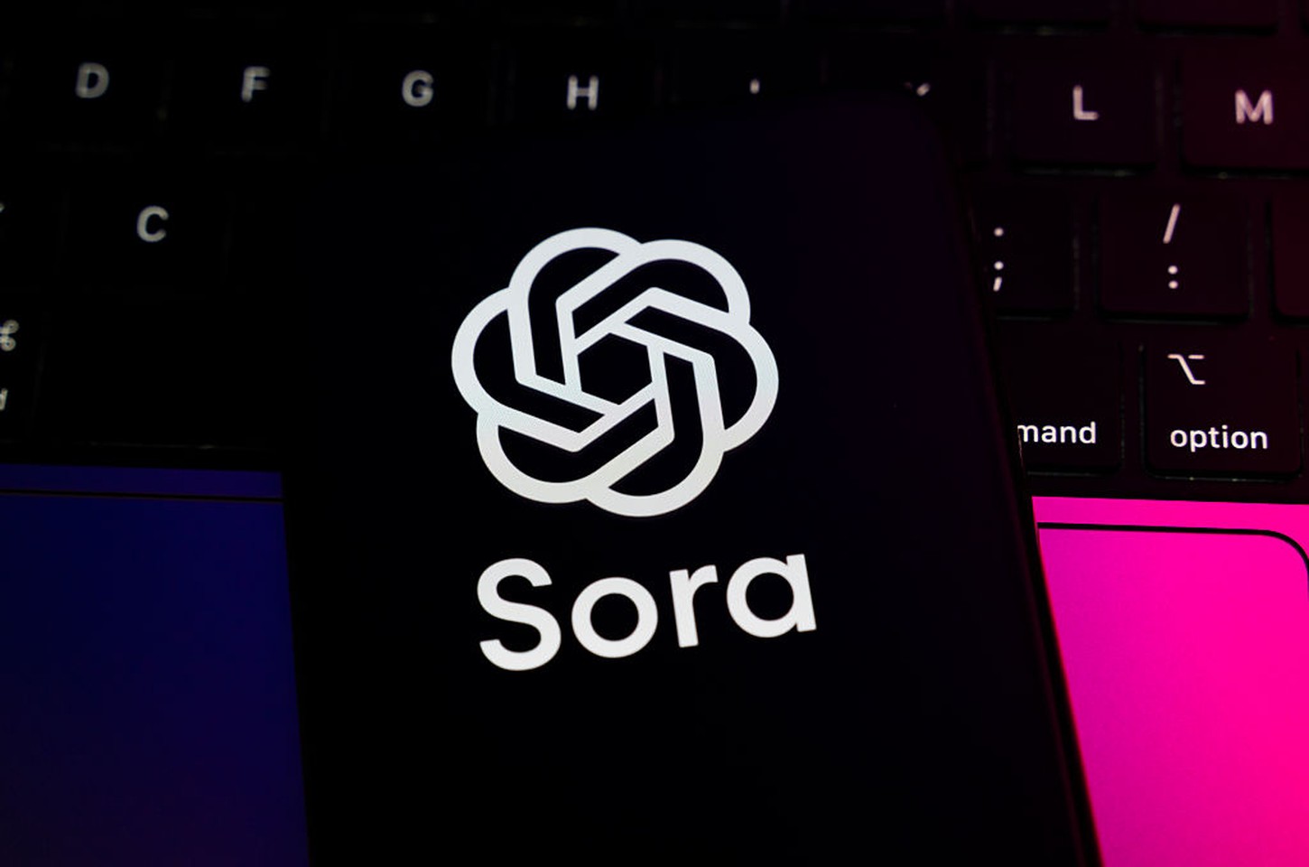 OpenAI encerra Sora, app social estilo TikTok que não conquistou público
