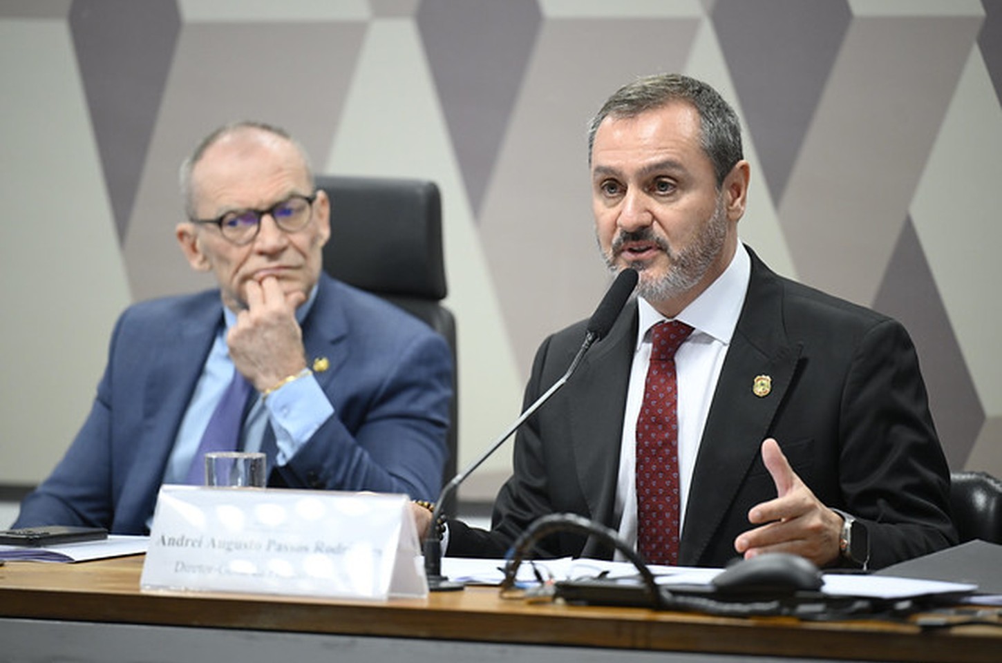 Operação da PF investiga fraude de R$ 12 bilhões no sistema financeiro