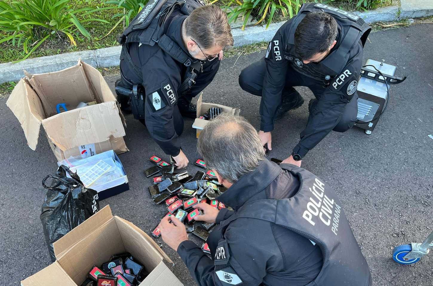 Operação no Paraná apreende 27 quilos de haxixe e prende dois suspeitos