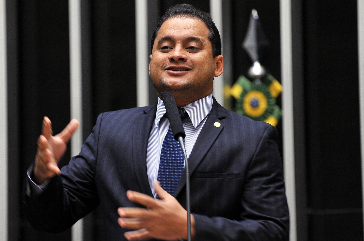 Operação Sem Desconto mira senador Weverton Rocha por esquema no INSS