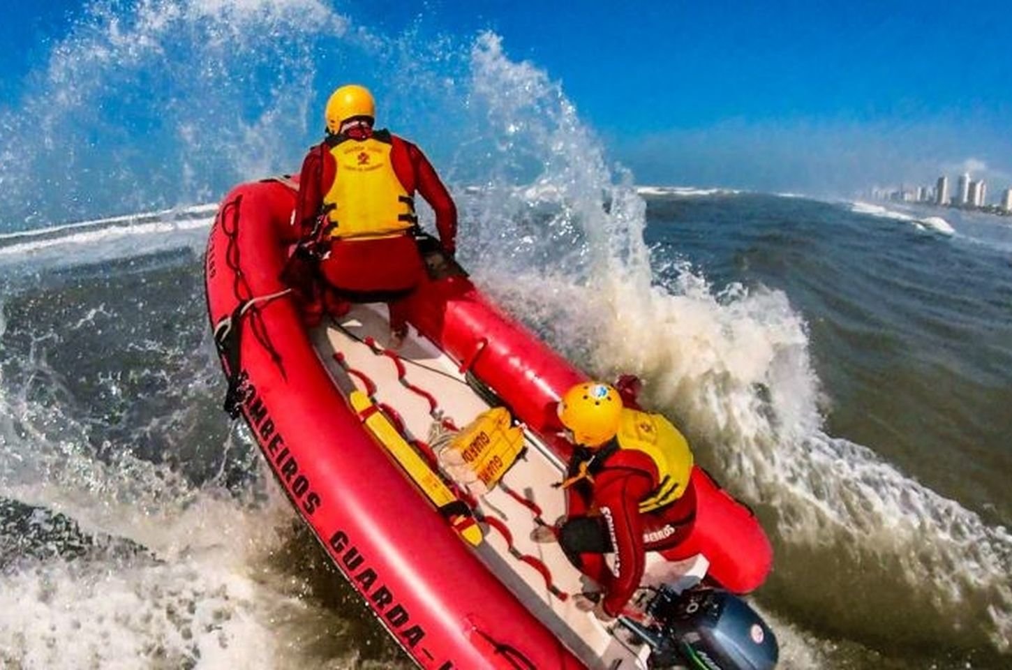 Operação Verão Integrada salva mais de 1,1 mil pessoas no litoral paulista