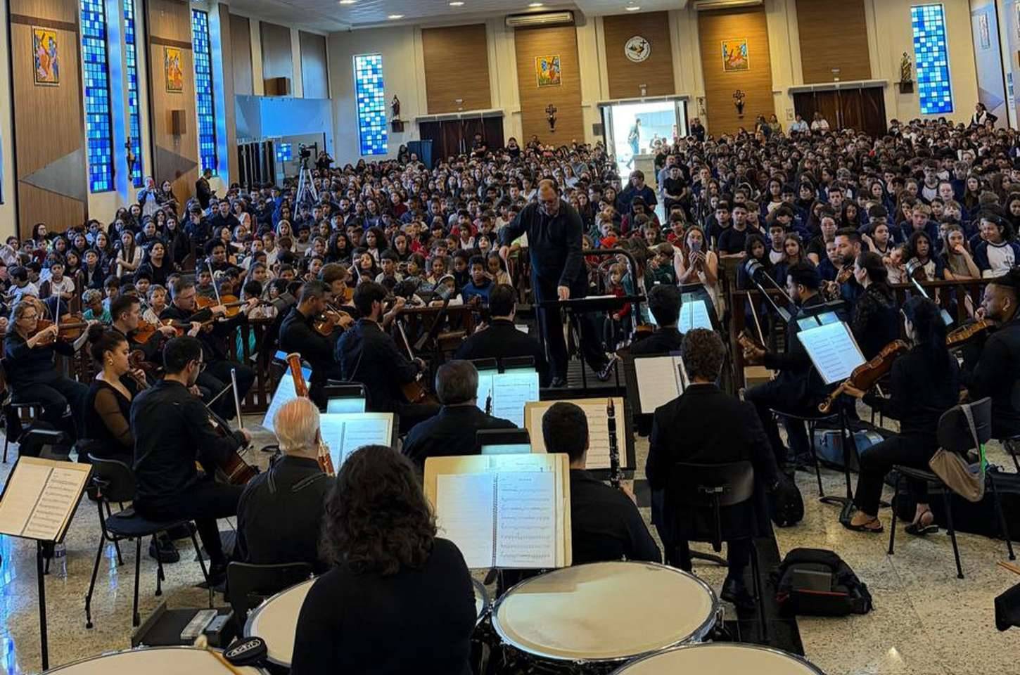 Orquestra Sinfônica do Paraná encanta estudantes e público em Campo Largo