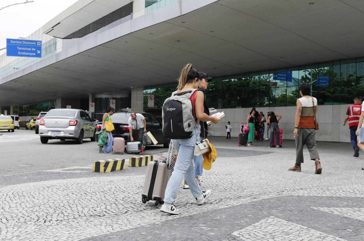 Paes e ministro marcam reunião sobre limite de passageiros no Santos Dumont