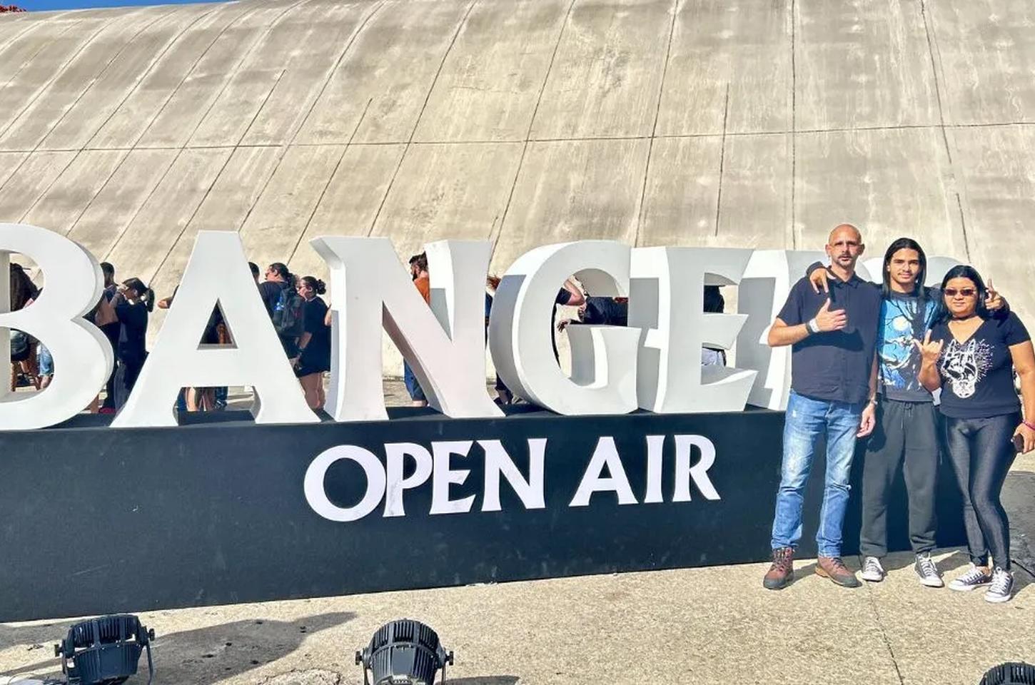 Pai chama filho de Adrian em homenagem ao guitarrista do Iron Maiden e celebra laço no Bangers Open Air