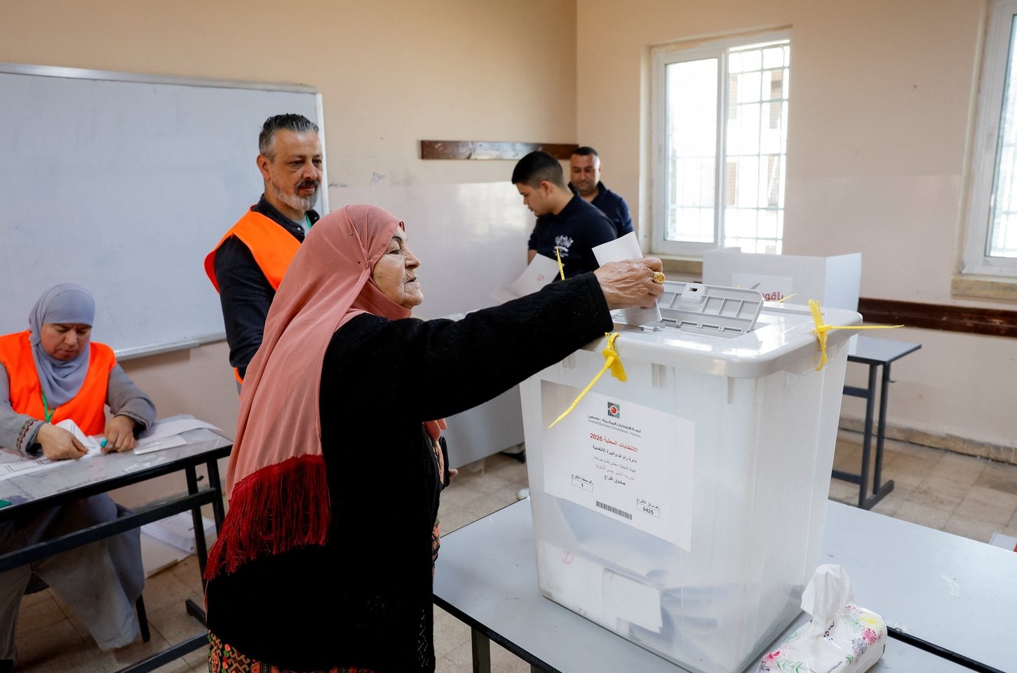 Palestinos votam em eleições locais em Gaza após 20 anos