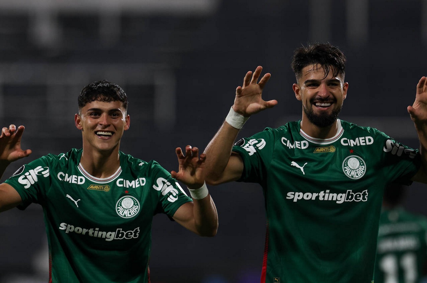 Palmeiras vence Sporting Cristal no Peru e assume liderança do Grupo F