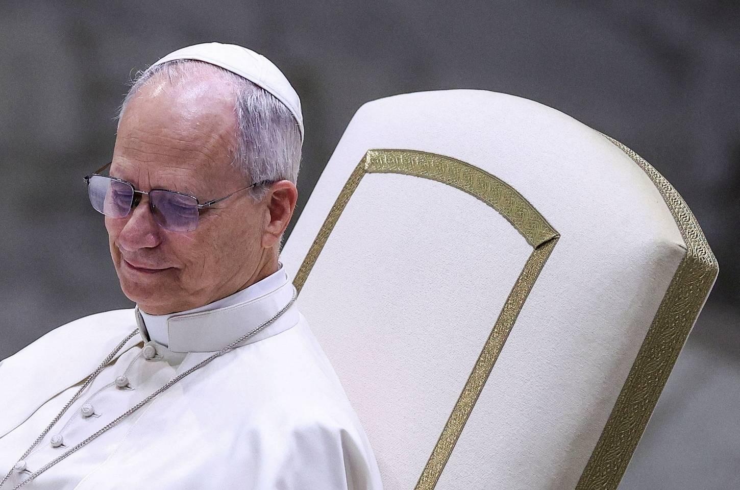 Papa Leão XIV reage a críticas de Trump e defende mensagem de paz