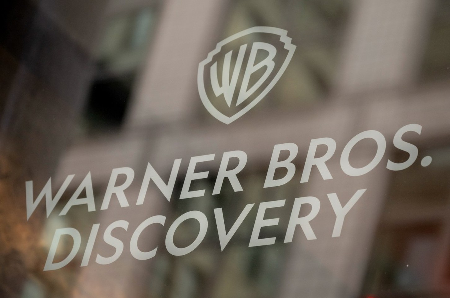 Paramount vence Netflix e adquire Warner Bros. Discovery por US$ 31 por ação