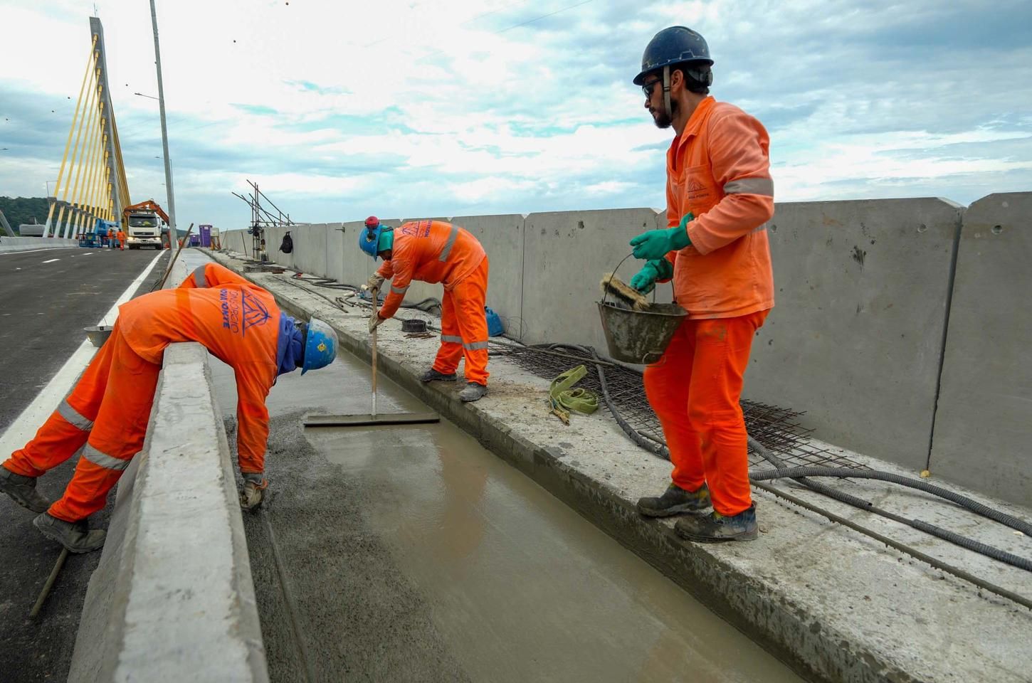 Paraná abre semana com quase 25 mil vagas de emprego em todo o estado