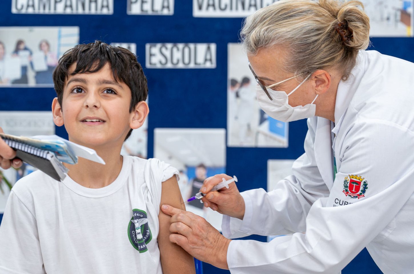 Paraná amplia vacinação contra a gripe para toda comunidade escolar em ações itinerantes