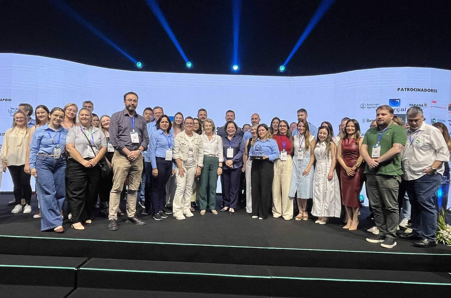 Paraná apresenta estratégias de saúde digital e atendimento ao AVC em congresso