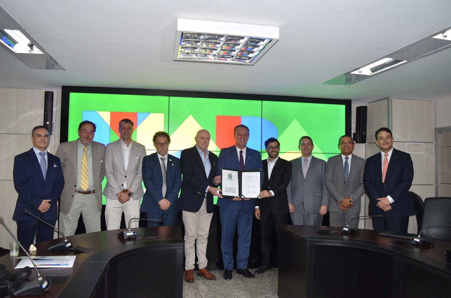 Paraná cria primeiro banco nacional de vacinas contra febre aftosa