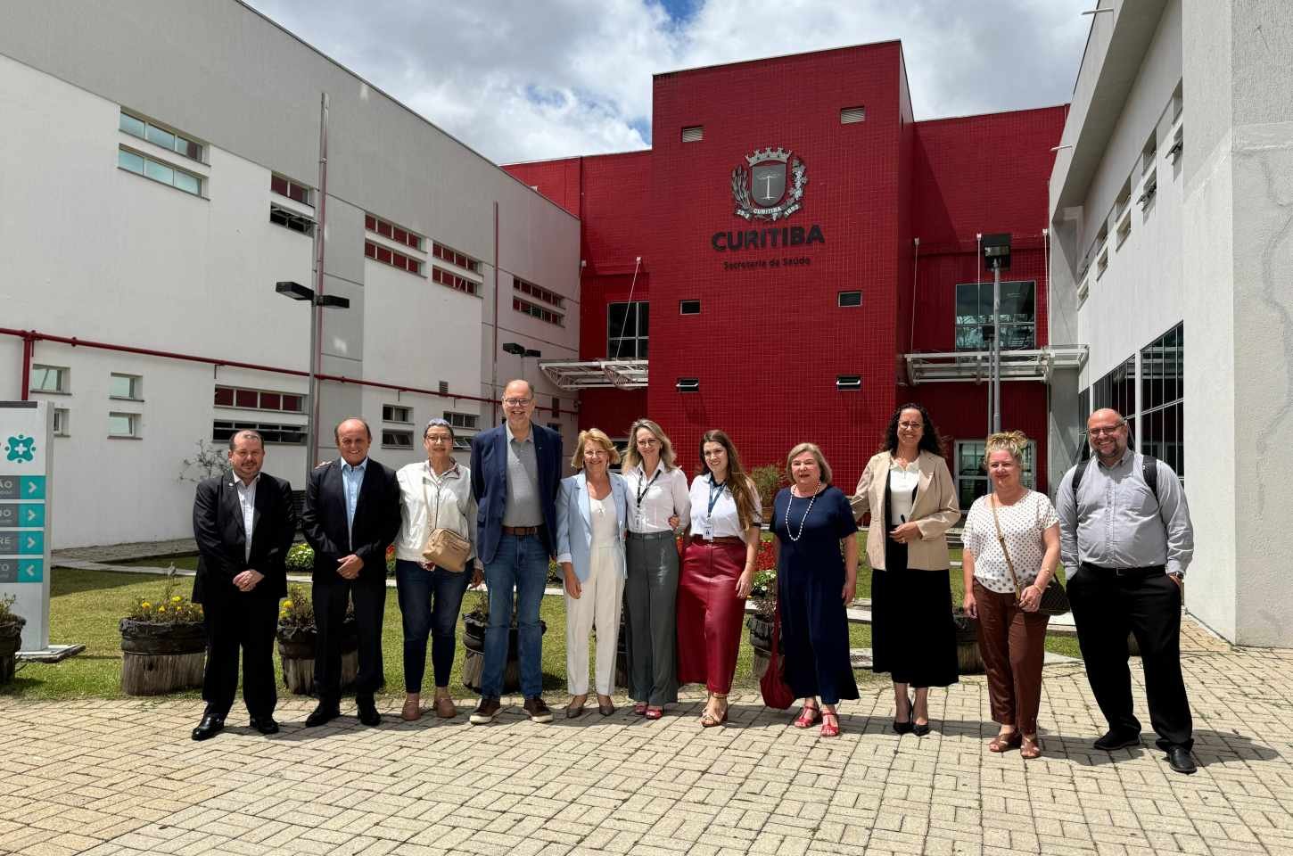 Paraná formaliza vertical da saúde e avança na política estadual de inovação