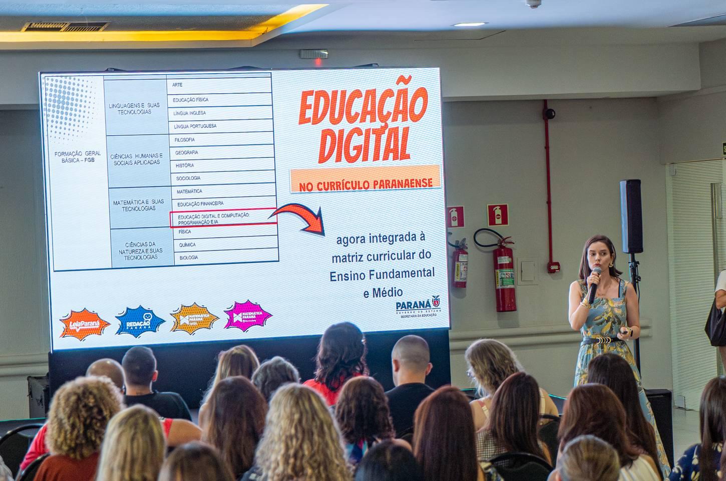Paraná investe na formação de embaixadores digitais para salas de aula