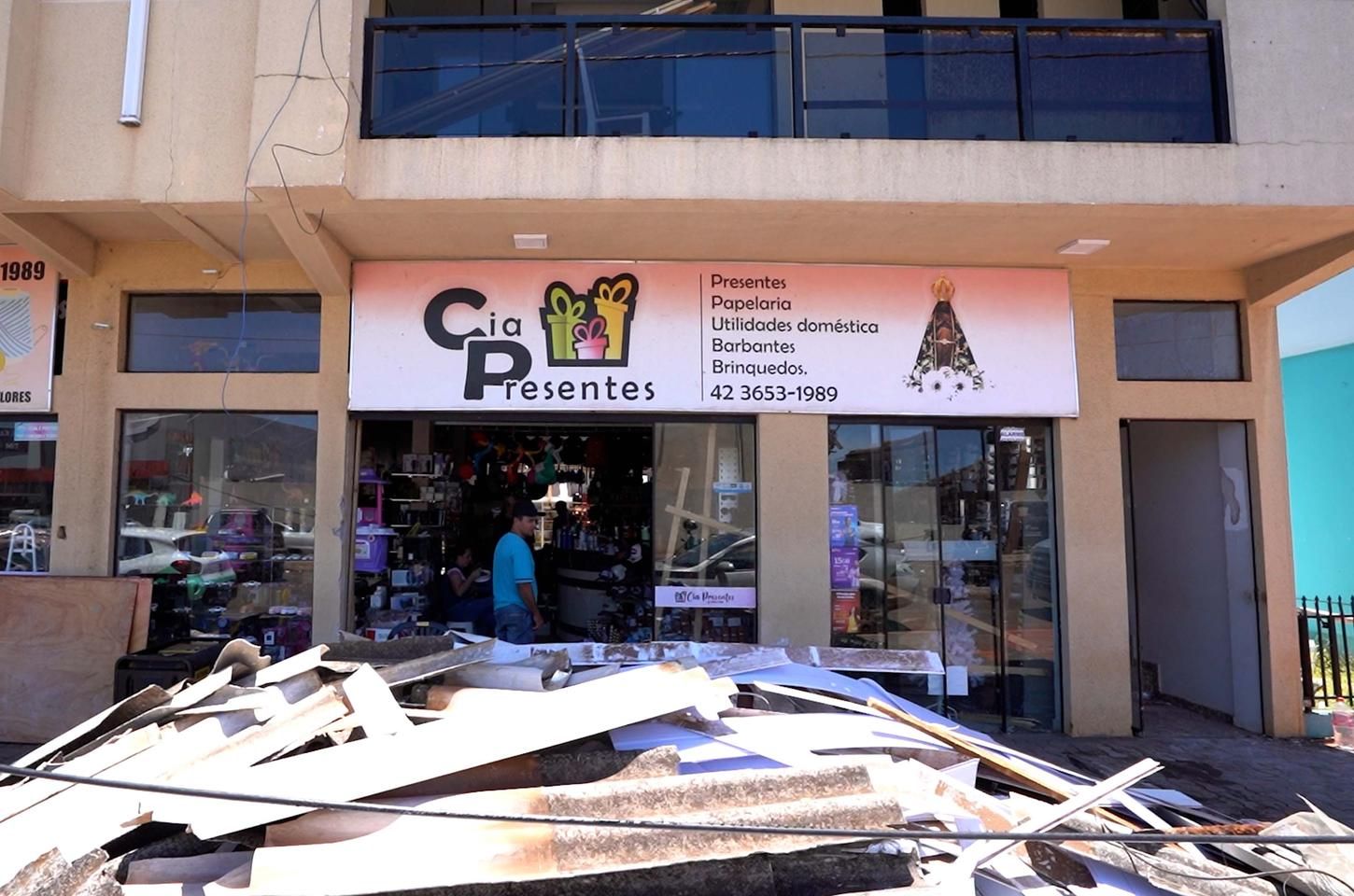 Paraná mobiliza apoio a Rio Bonito do Iguaçu após tornado devastador