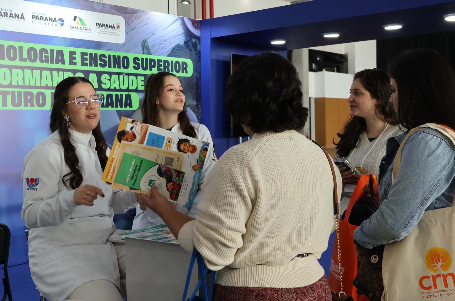 Paraná participa do Congresso Brasileiro de Nutrição com estande e palestras