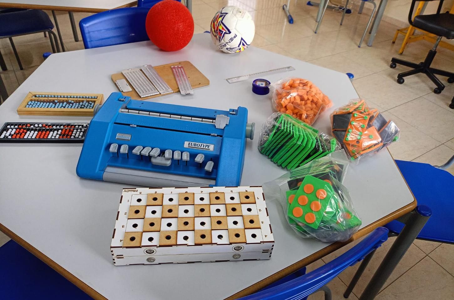 Paraná reforça inclusão de estudantes com deficiência visual na rede estadual