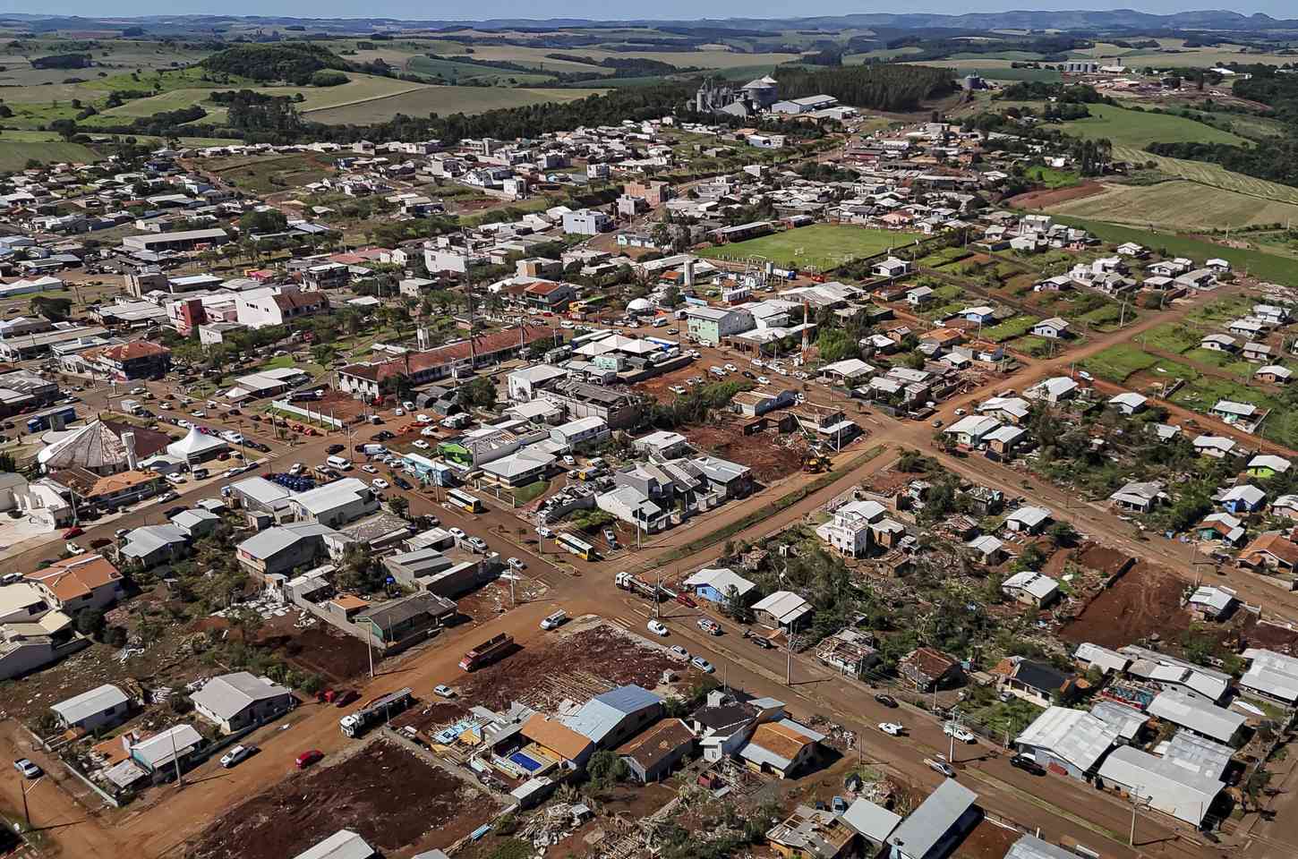 Paraná reforça vacinação antitetânica após tornado em Rio Bonito do Iguaçu