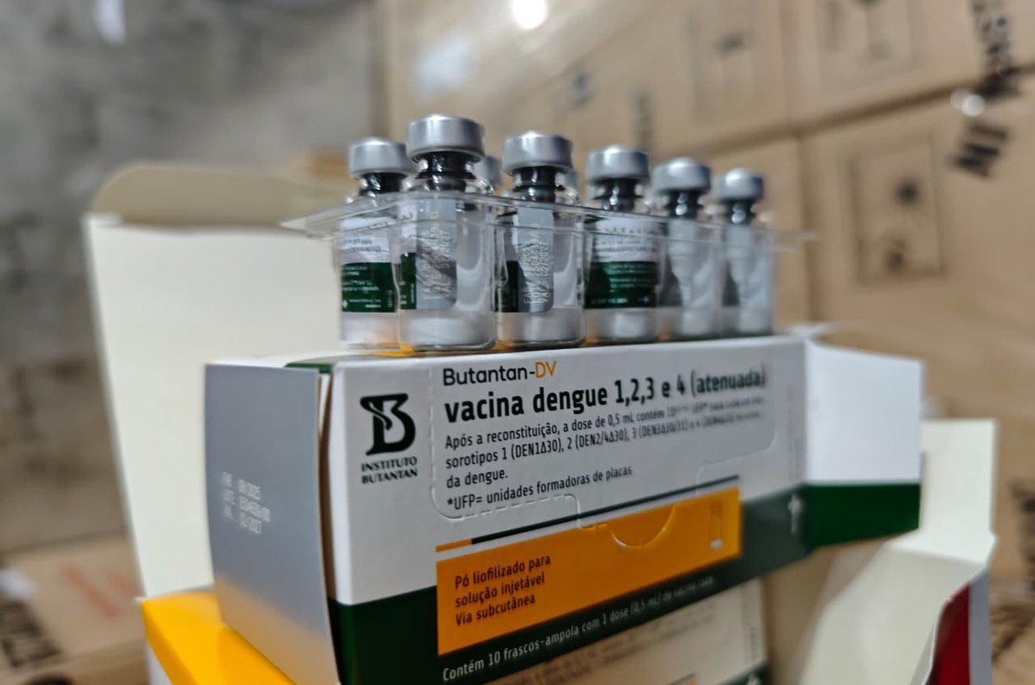 Paraná reforça vacinação contra dengue para profissionais da saúde