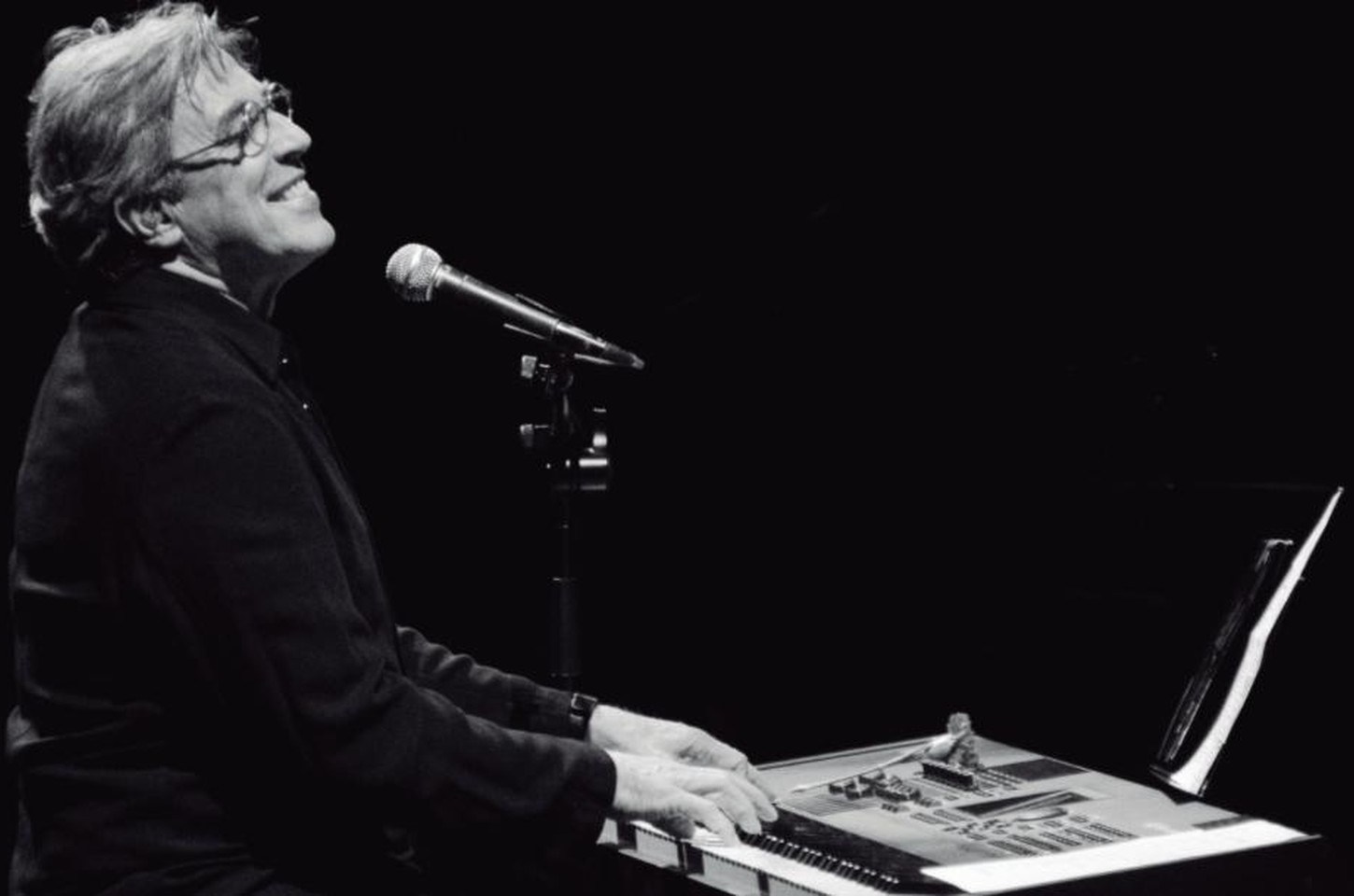 Paulinho da Costa: o percussionista que impressiona os maiores da música