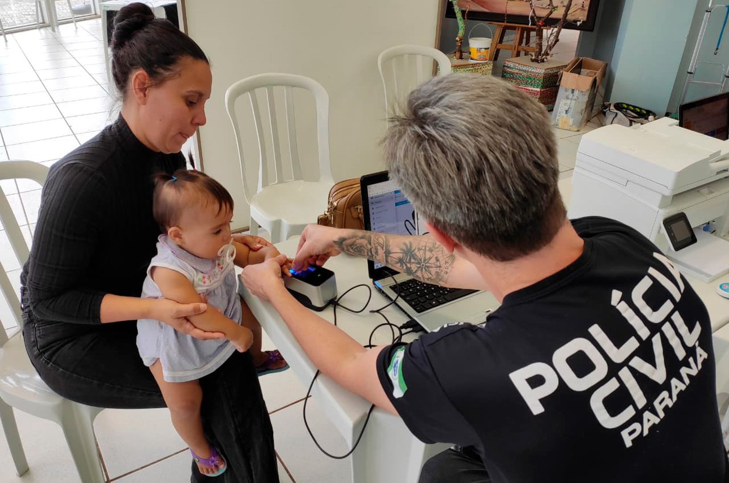 PCPR na comunidade leva serviços de polícia judiciária a Colombo e Piên