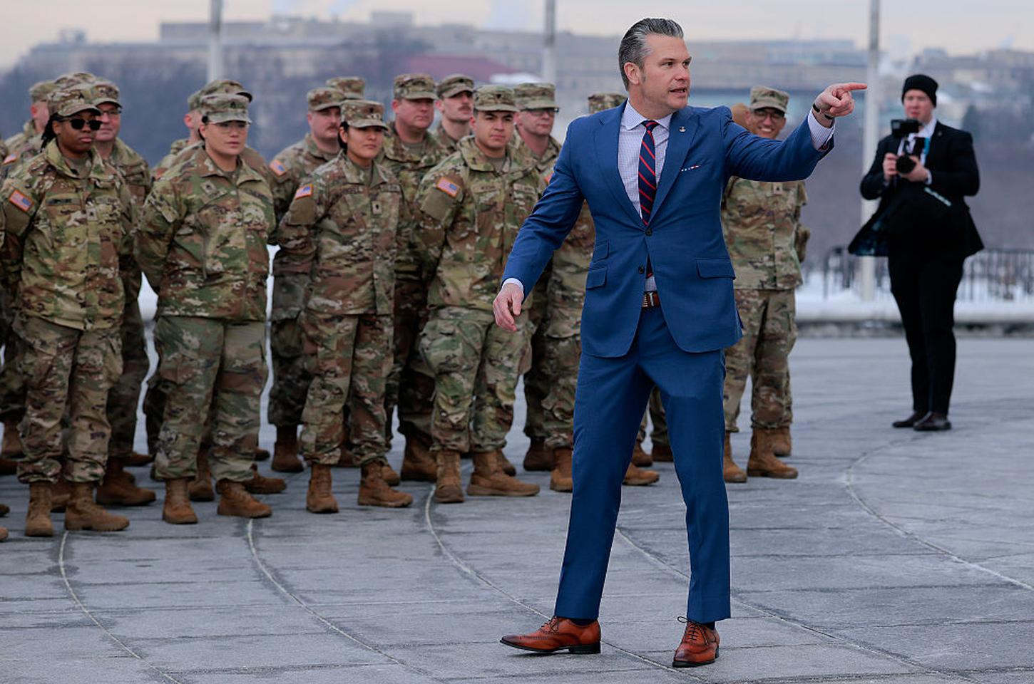 Pentagon ameaça banir Anthropic por recusar uso de IA em vigilância e armas autônomas