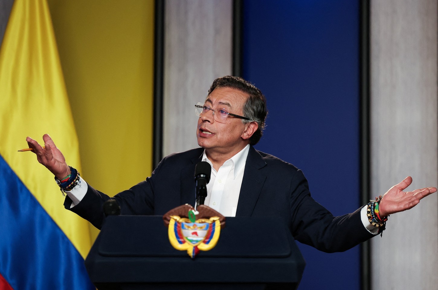 Petro diz que pegará em armas para defender Colômbia se necessário