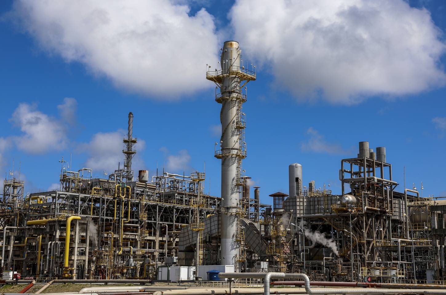 Petrobras e Braskem fecham contratos bilionários de matéria-prima