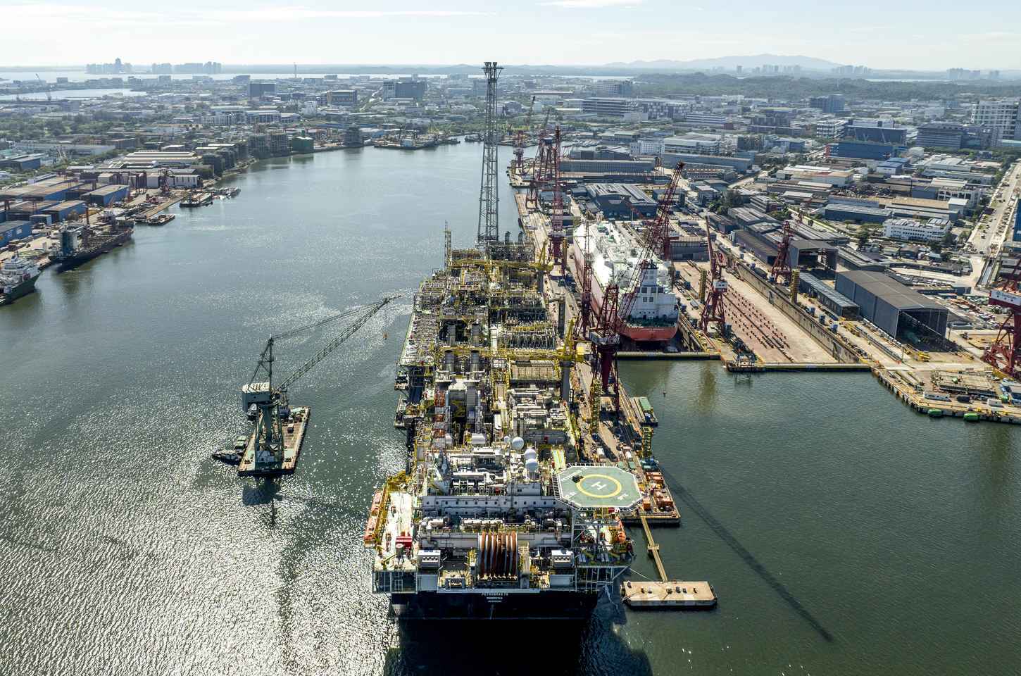 Petrobras mantém meta de dívida em US$ 65 bilhões mesmo com petróleo em baixa