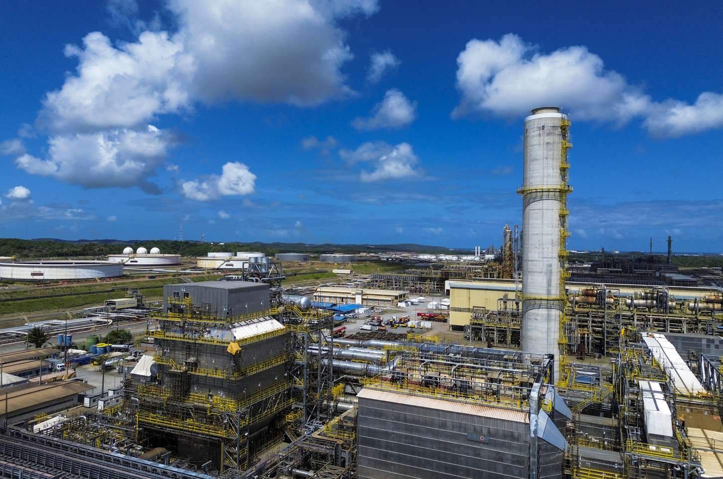 Petrobras opera refinarias acima da capacidade para reduzir dependência internacional