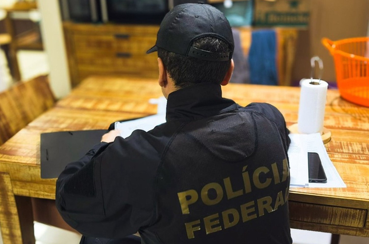 PF deflagra operação contra tráfico de drogas e armas em 16 estados