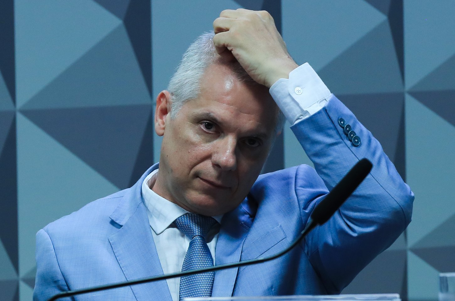 PF prende ex-presidente do INSS em operação contra fraudes na Previdência