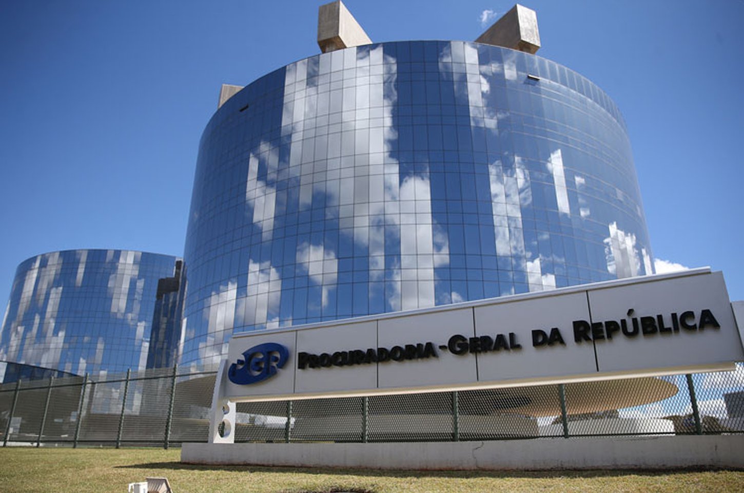 PGR defende proibição de técnica usada em abortos legais no STF