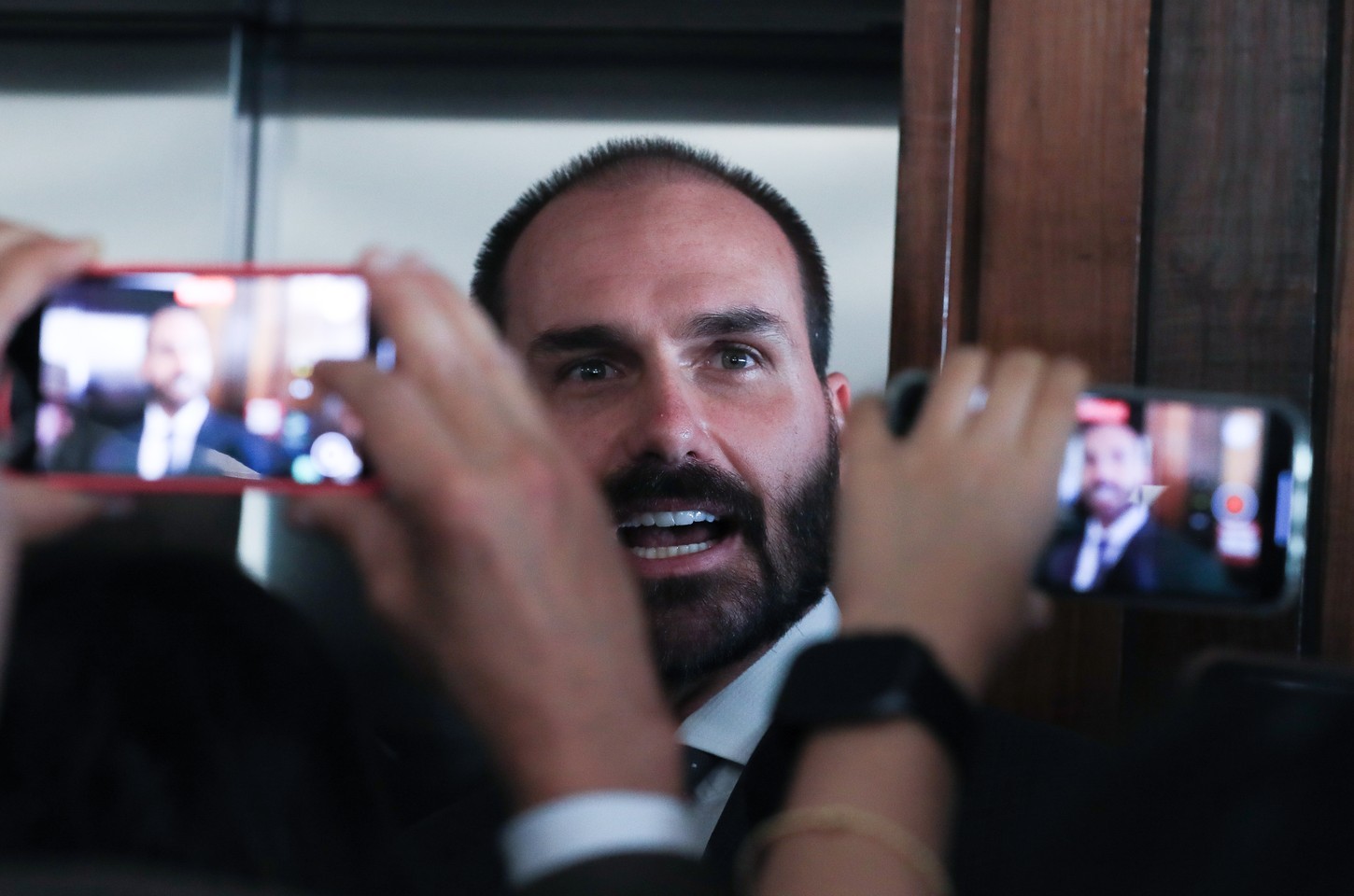PGR pede condenação de Eduardo Bolsonaro por coação no STF