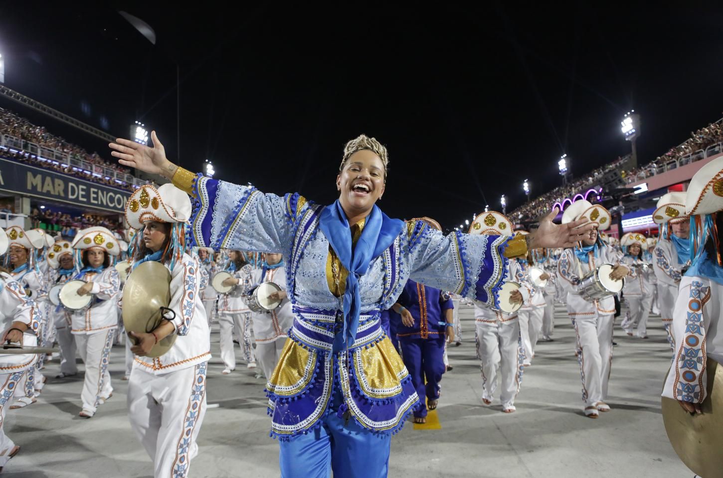 Pioneiras e diversidade: mulheres e LGBTQIA+ conquistam espaço nas baterias