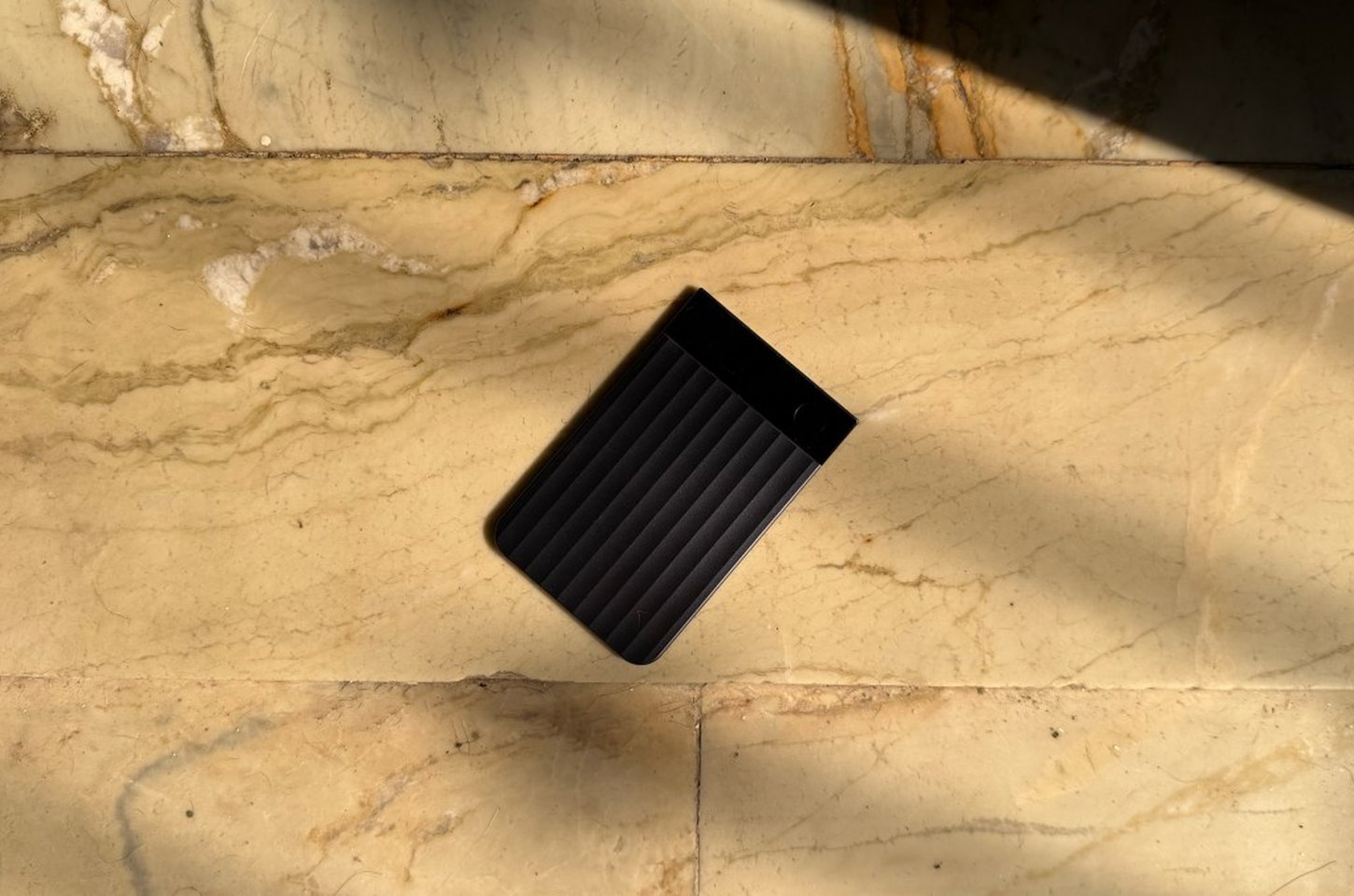 Plaud Note Pro: O gravador de IA discreto que conquista profissionais